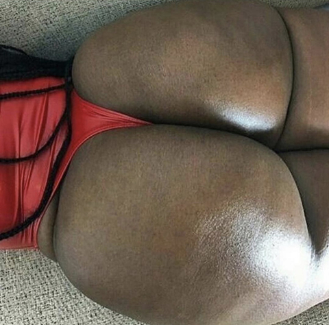 shortythickums nude