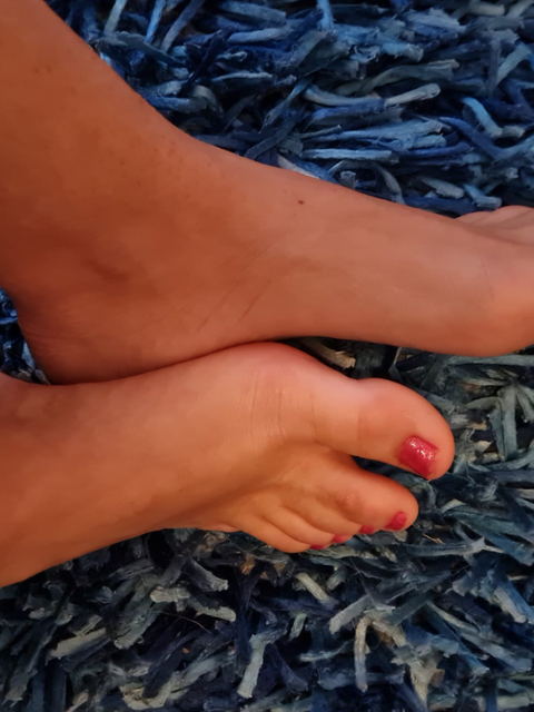@feet_katiaa