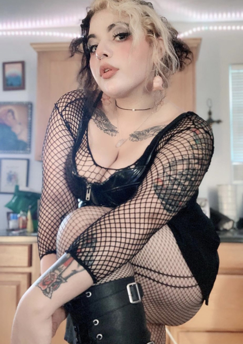 @gothiccdolly