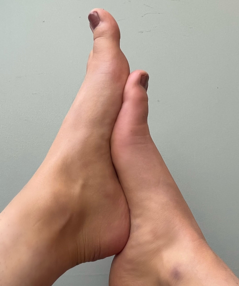 @feetadonna