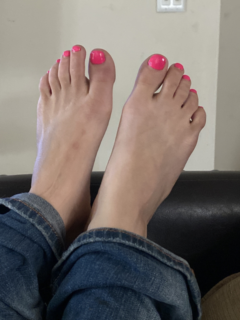 @myfeetandstuff