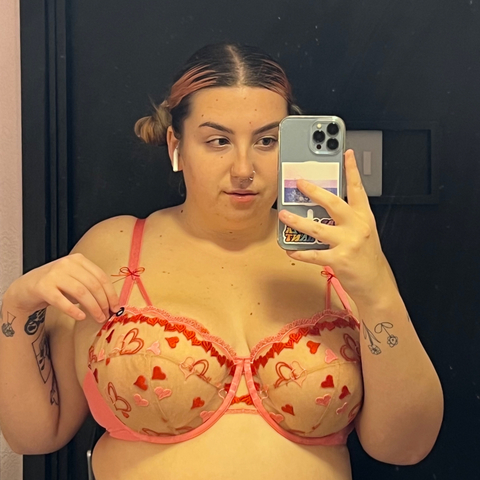 @curvybiatch