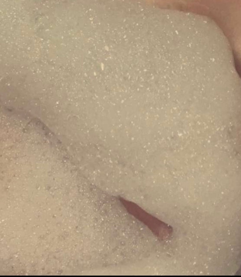 bubble-bath.babe nude