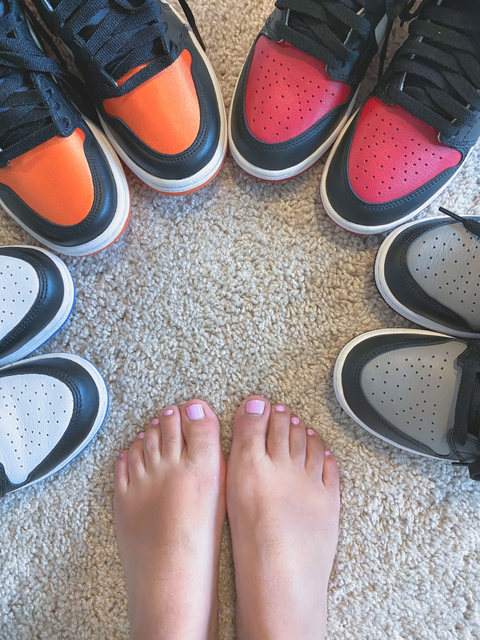 Sneaky Toes - sneakytoes OnlyFans