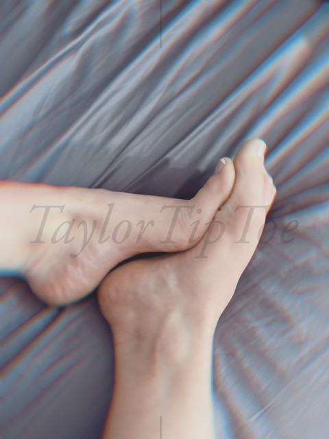 taylortiptoestootsies nude