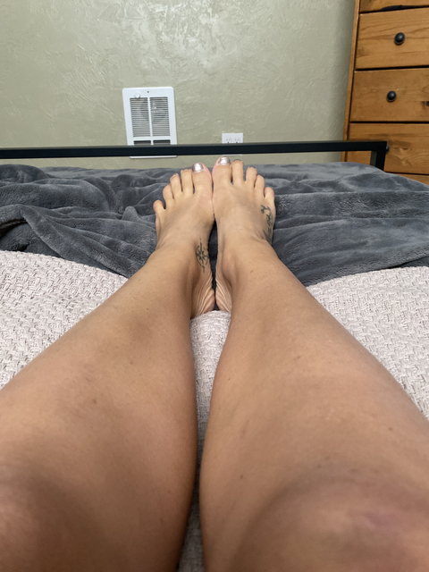 madlegsandfeet nude