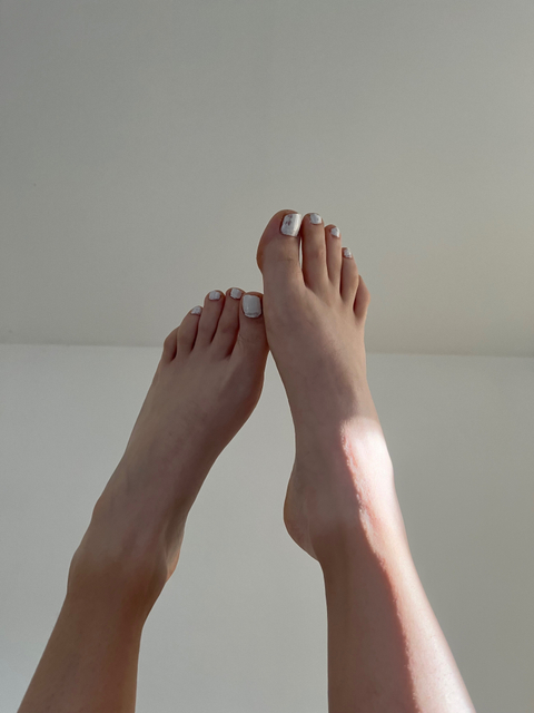 heart_feet nude