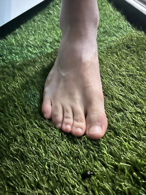 @ukfootfetishguy