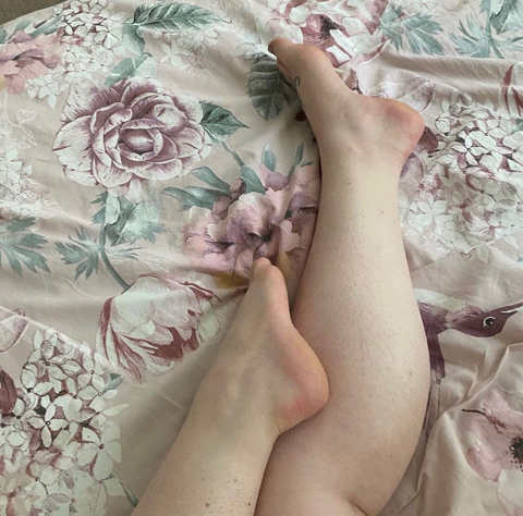 @smallfeetgirl2020