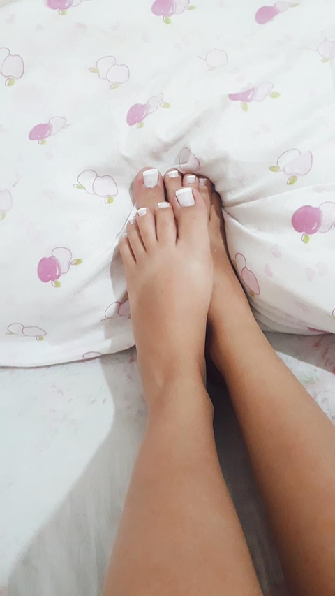 oursprettyfeet nude