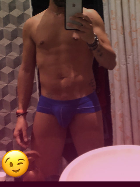 @vers_himbo_boi