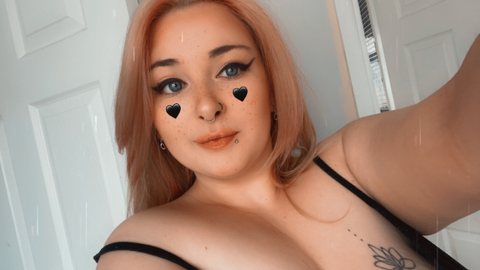 @curvygal1998