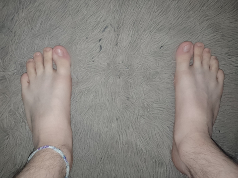 feet.doing.thigs nude