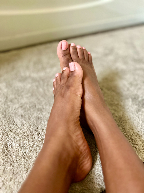 @sweetlilfeetsie