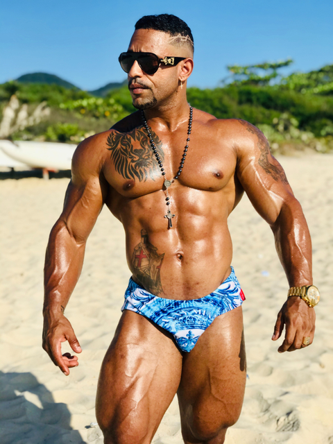 mr.x11musclegod nude