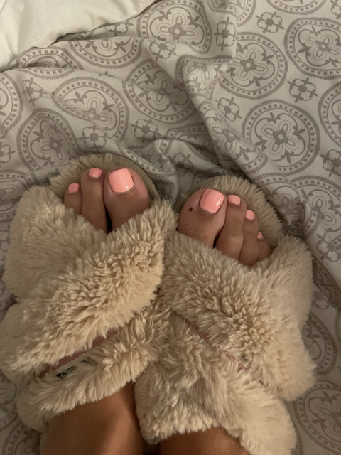 mofootfeet nude