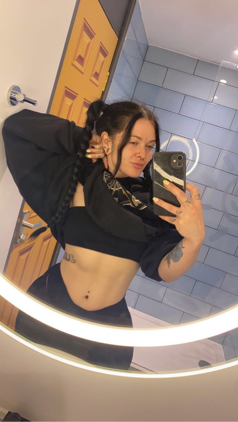 @gothgirlnxtdr