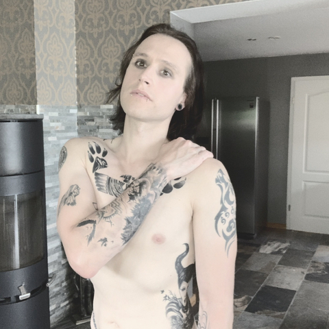 loki_laufeyson22 nude