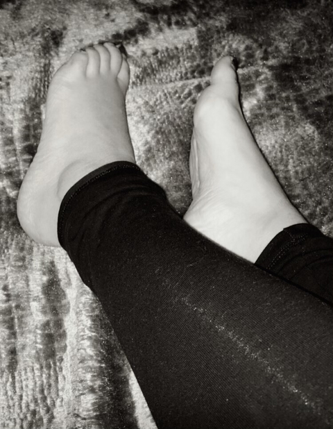 @onlyfansofmyfeet