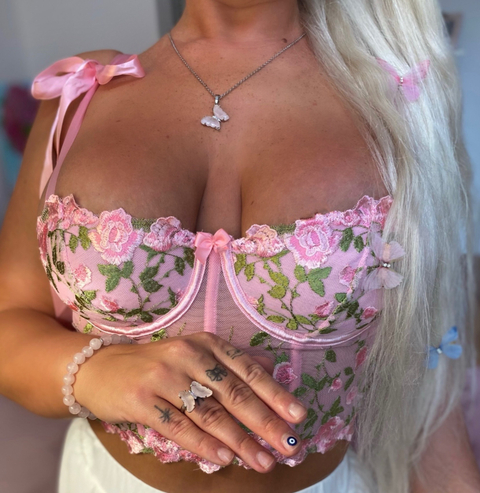 barbiecurve1 nude