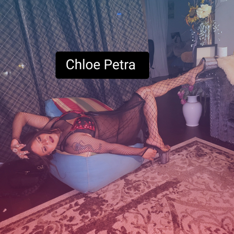 chloe.petra nude