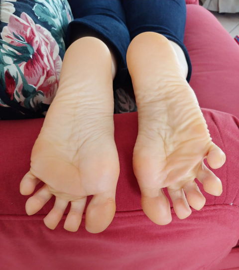 @uppercountryfeet