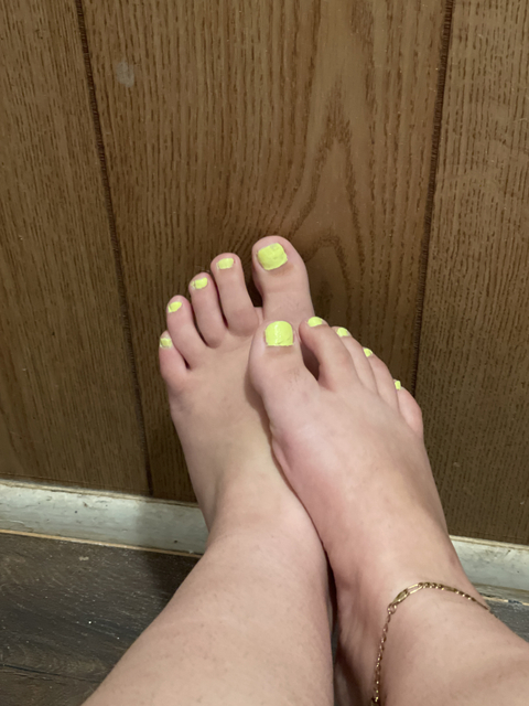 feetandnailss nude