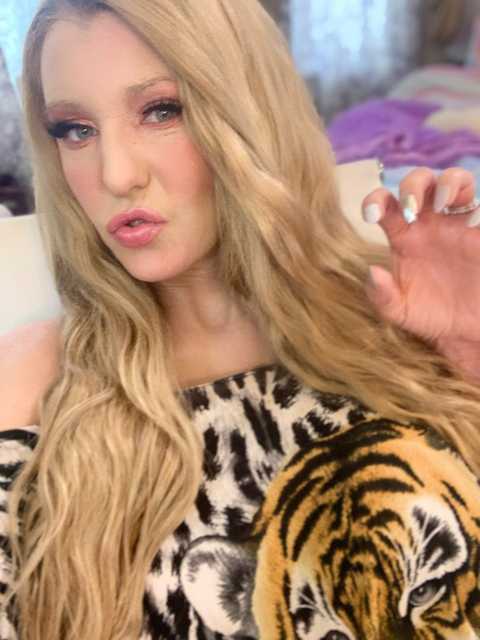 Ember Reigns OnlyFans Account - emberreigns