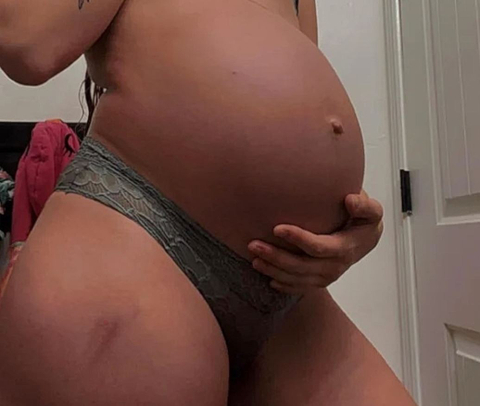 youngpregnantmom nude