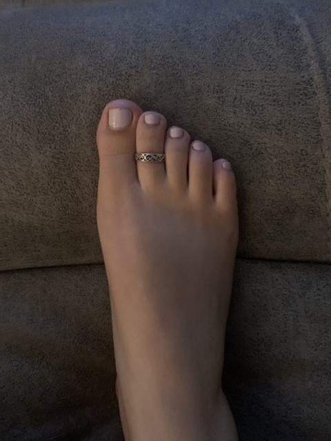 @onlyfeetforyou2002