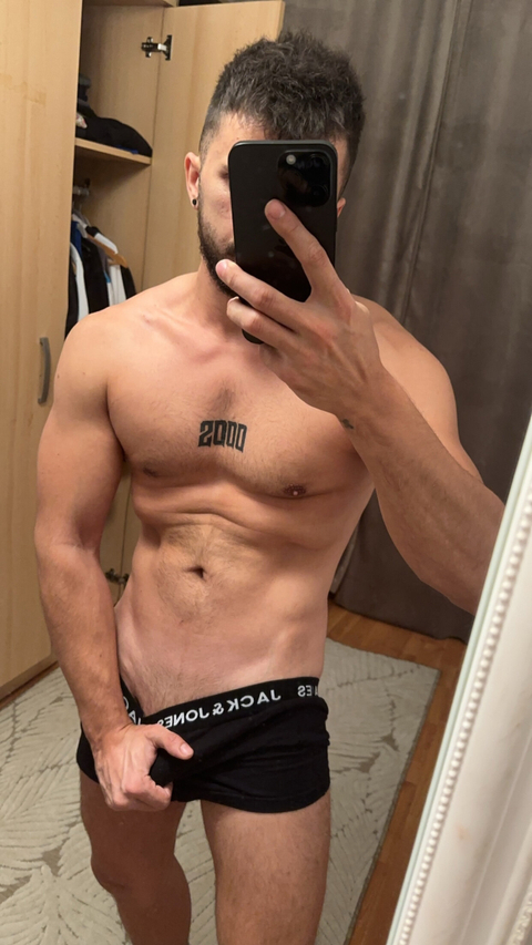 @hotguy.17