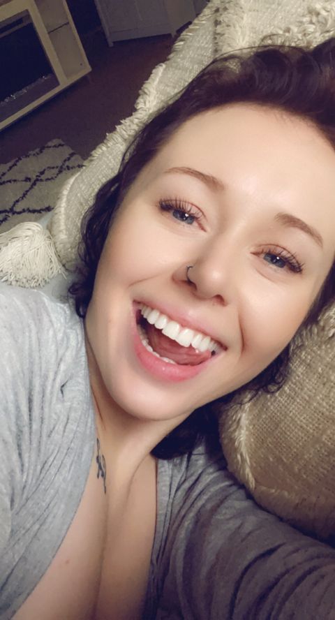 Image of xenarae4 OnlyFans