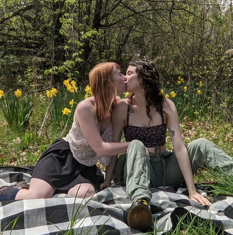 Image of wearepeachanddaisy OnlyFans