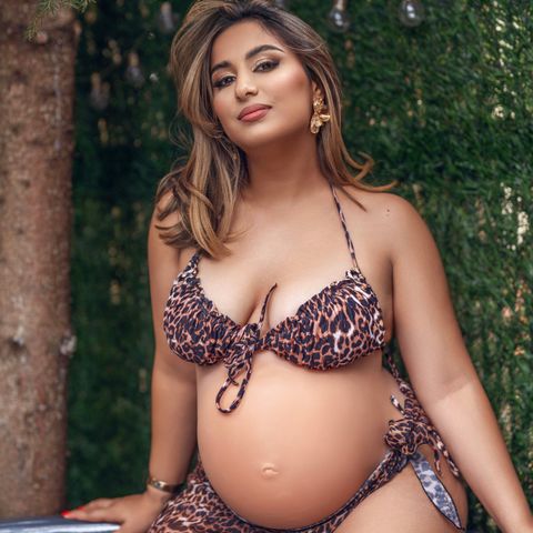 Pregnant Amy