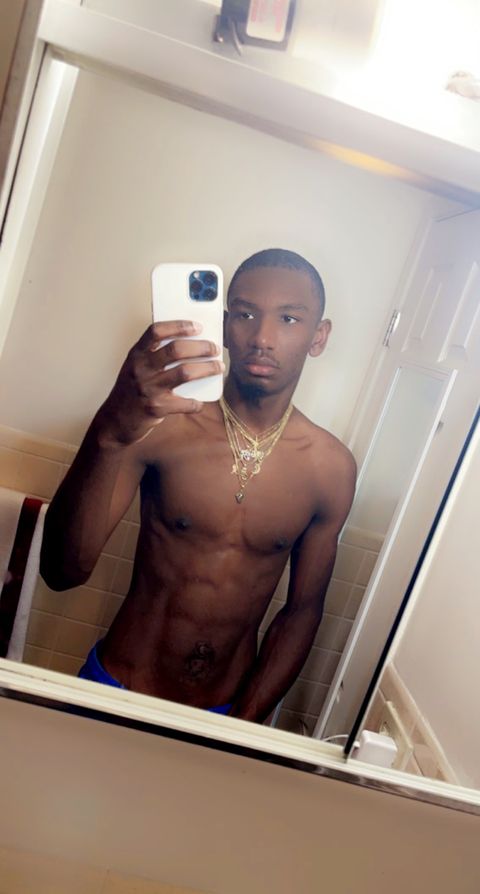 Image of unoticed_19 OnlyFans