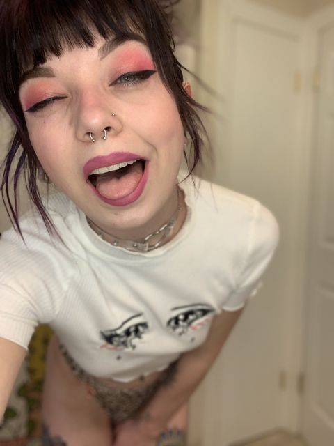 Image of vinylvixenluxe OnlyFans