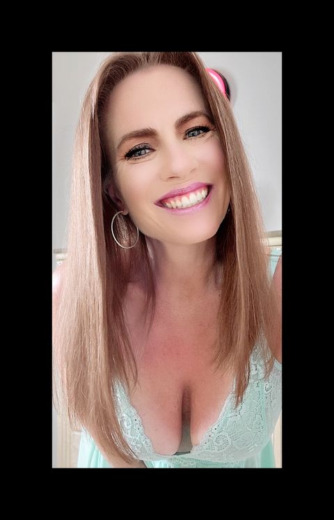Image of nikkinevada1 OnlyFans