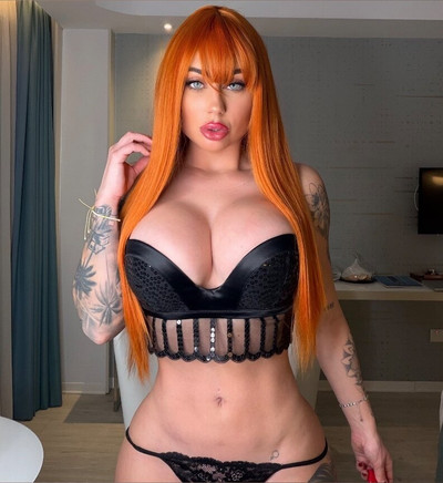 OnlyFans Glow-Up: <strong>ufoxyfox🦊</strong> Unleashes a Bold New Look