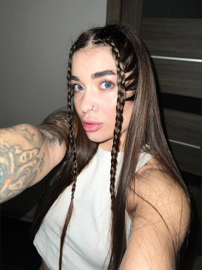 OnlyFans Creator <strong>Anya 🔥</strong> (<strong>sirenflux</strong>) Unveils a Fresh Look and More Content