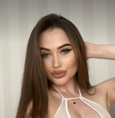OnlyFans Star <strong>Eva 😈</strong> (@<strong>evafoxx</strong>) Sizzles With Fresh New Look
