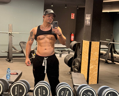 OnlyFans Glow-Up: <strong>Mike</strong> (<strong>unmiiguel</strong>) Turns Up the Heat with a Sultry Profile Refresh