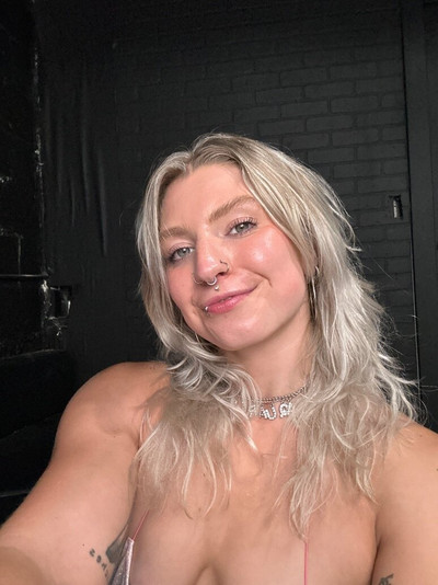 OnlyFans Glow-Up: <strong>Marci 🖤</strong> Unveils a Fresh Look and Even More Content