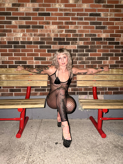 OnlyFans Star <strong>Marci 🖤</strong> Unveils a Sultry New Look—Avatar Update Signals Fresh Vibes