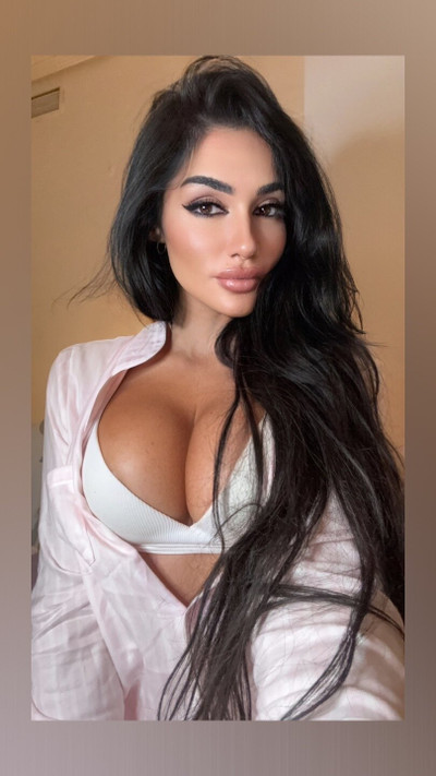 OnlyFans Icon <strong>𝐁𝐄𝐋𝐋𝐄𝐃𝐎𝐋𝐋💖👻 𝑳𝑰𝑽𝑬 𝐂𝐀𝐋𝐋 𝐑𝐍💖</strong> Reveals a Fresh Look with a Sizzling New Avatar