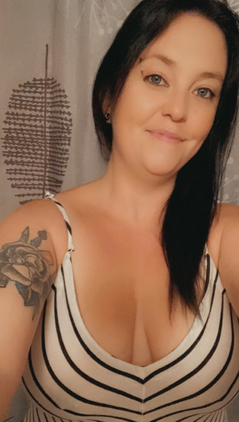 Lusciousluna87 profile picture