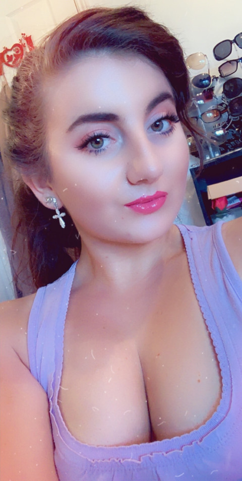 BeccaStar profile picture