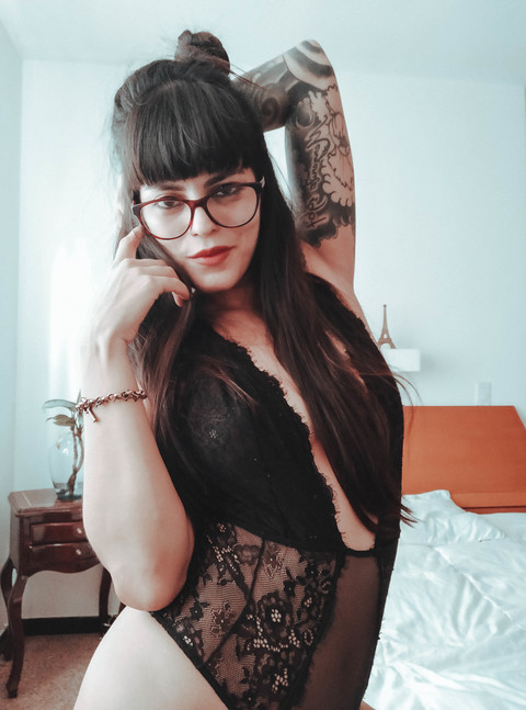 VICKY MOON profile picture
