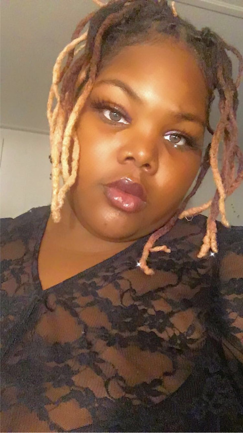 Rose Vanity profile picture
