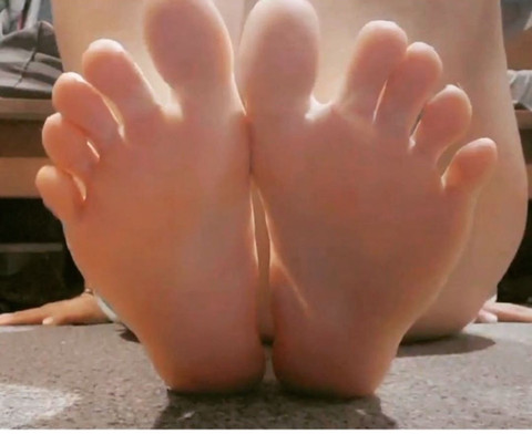 Sexy feet profile picture