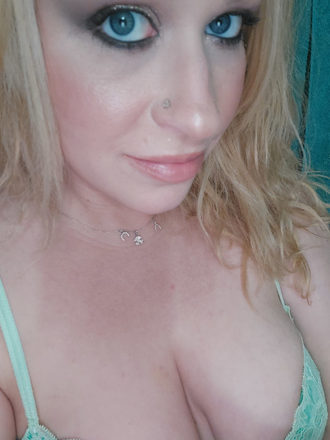 NikkiWhite profile picture